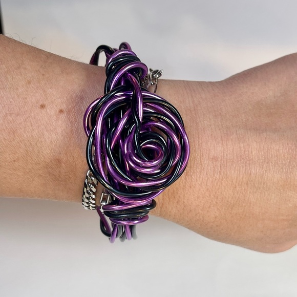 Wire Wrapped Rose Bracelet - Picture 5 of 7